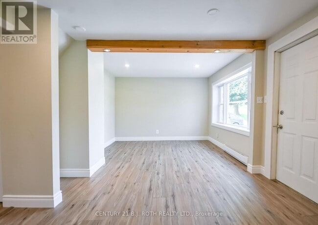Building Photo - 105 Westmount Dr S