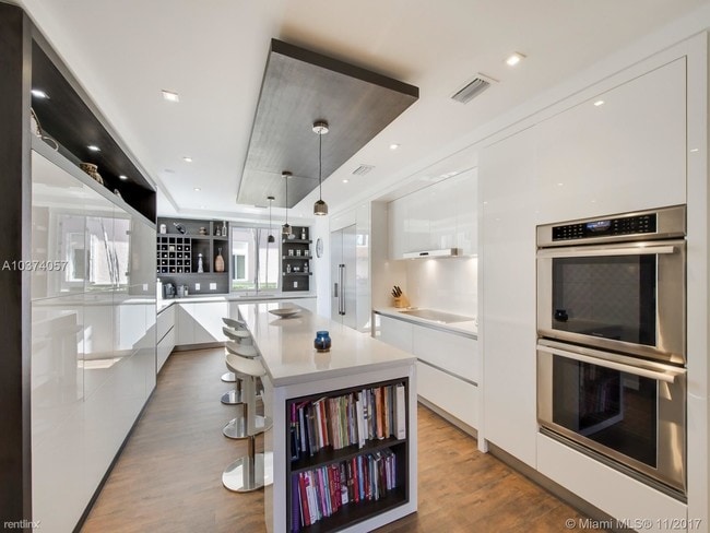 Building Photo - 13630 Deering Bay Dr