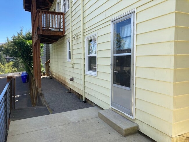 Building Photo - carFa03