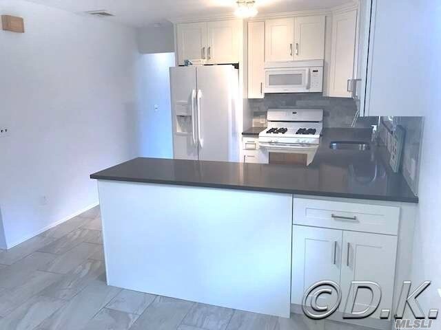 Foto del edificio - 560 W Fulton St