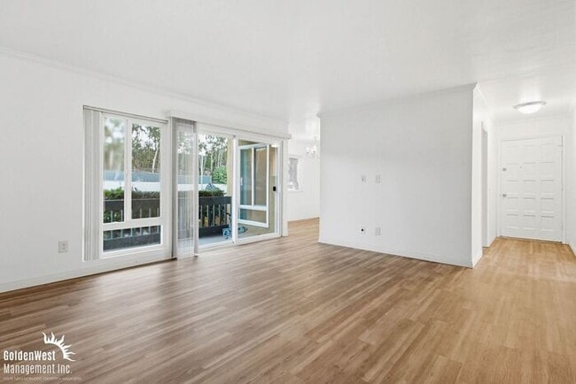 Foto del edificio - Charming 2Bdm 2Ba Condo in a Gated Community in Rancho Bernardo!