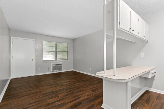 Building Photo - 642 N 31st St