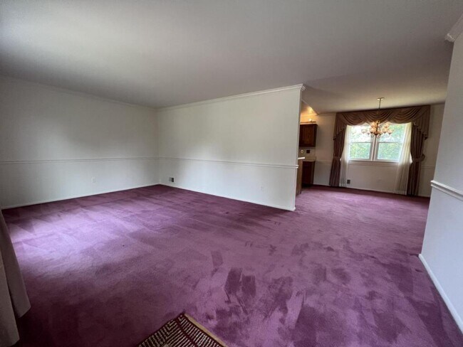 Building Photo - 3000 Shanandale Dr