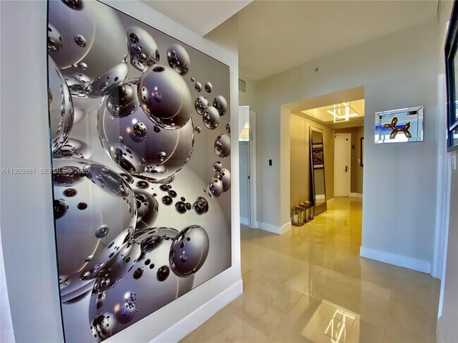 Building Photo - 19900 E Country Club Dr