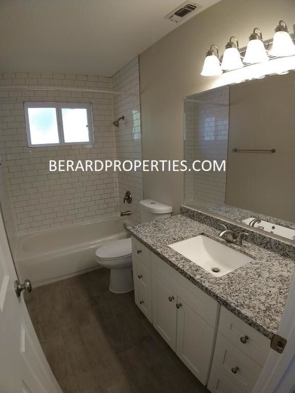 Building Photo - 3810 65th St Apt# 3810