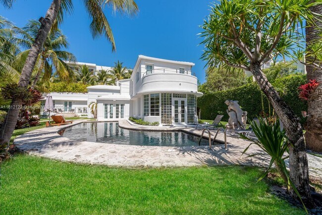 Photo - 841 19th St House