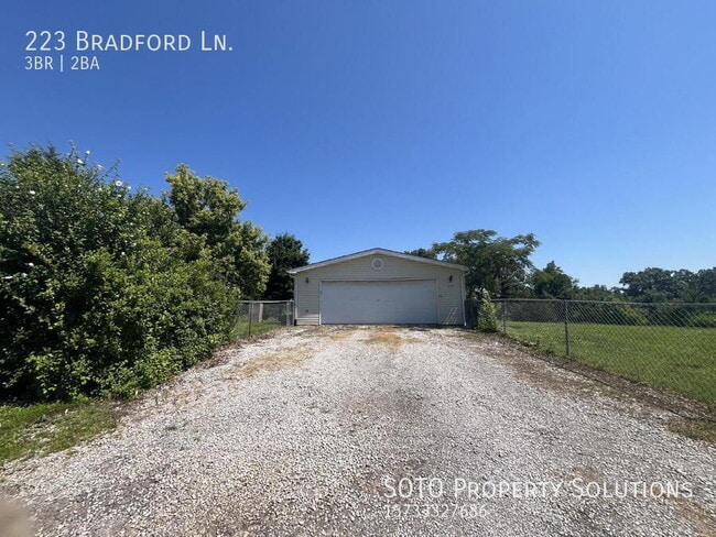 Foto del edificio - 223 Bradford Ln