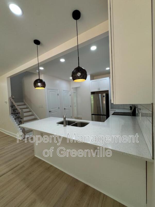 Foto del edificio - 830 Higgins St