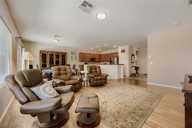 Foto del edificio - 7536 Chaffinch St