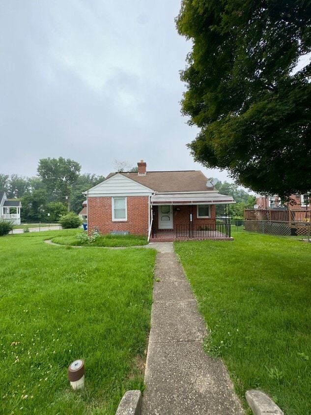 Charming 2 Bedroom/1 Bathroom Home at Laur... - Charming 2 Bedroom/1 Bathroom Home at Laur...