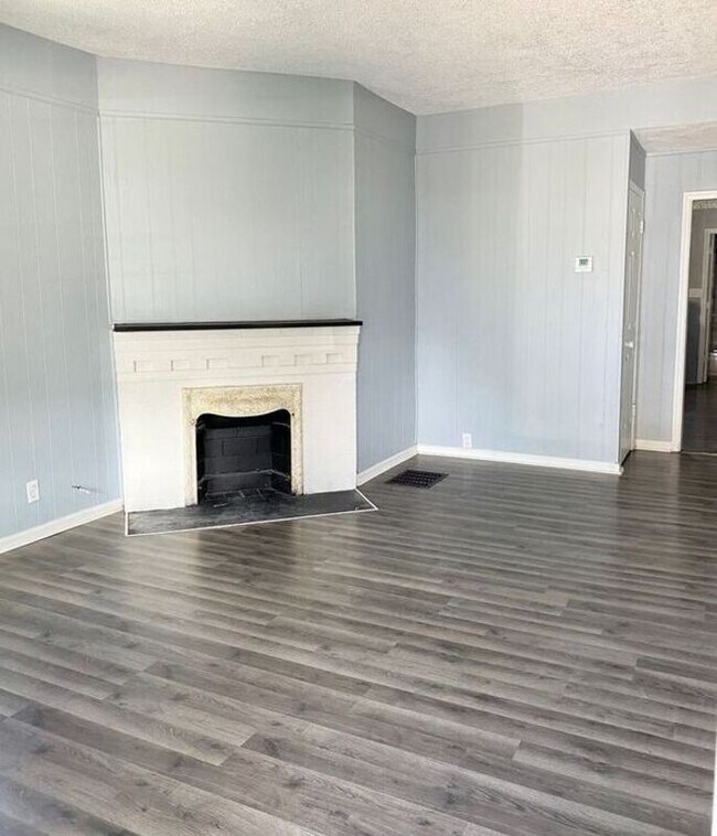 Foto del edificio - 953 N Oakland Ave