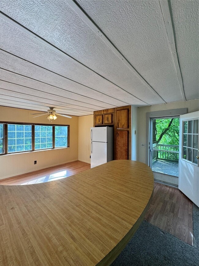 Building Photo - 19 Griffin Ln