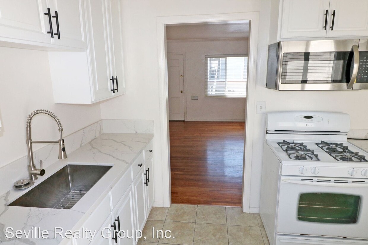 Primary Photo - 4746-4756-4756 Point Loma Ave