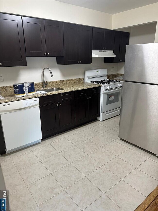 Foto del edificio - 1575 Center St