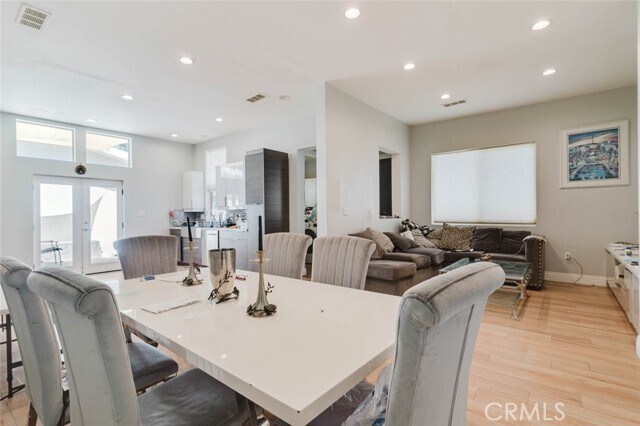 Foto del edificio - 7347 Jamieson Ave