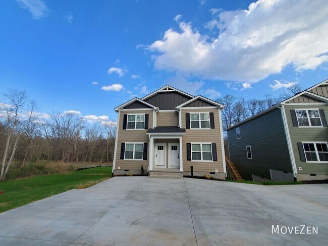 Building Photo - 277 Vanderbilt Rd