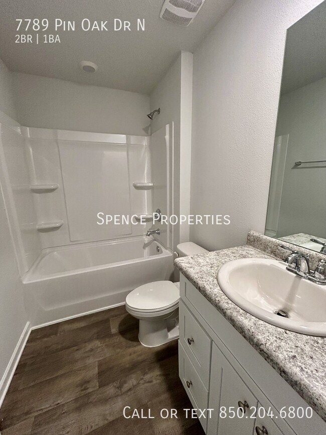 Foto del edificio - 7789 Pin Oak Dr N