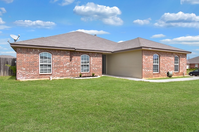 Building Photo - 3707 Clementine Dr