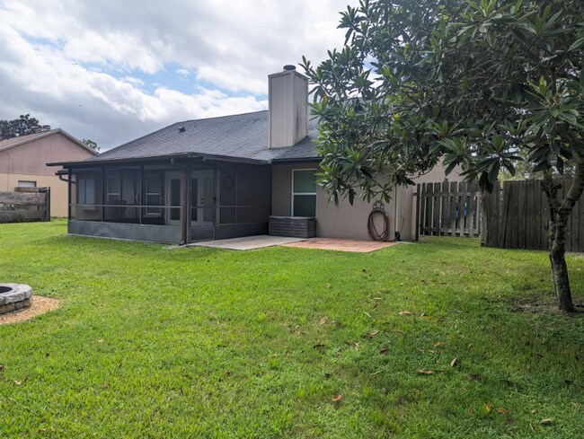 Building Photo - 1043 Weaver Dr