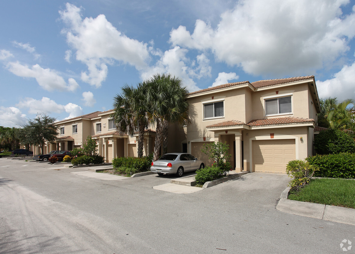 Primary Photo - The Kensington At Royal Palm Beach