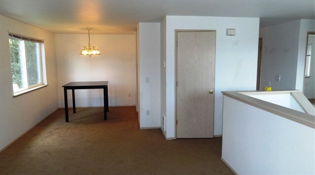 Primary Photo - 321 R St SE