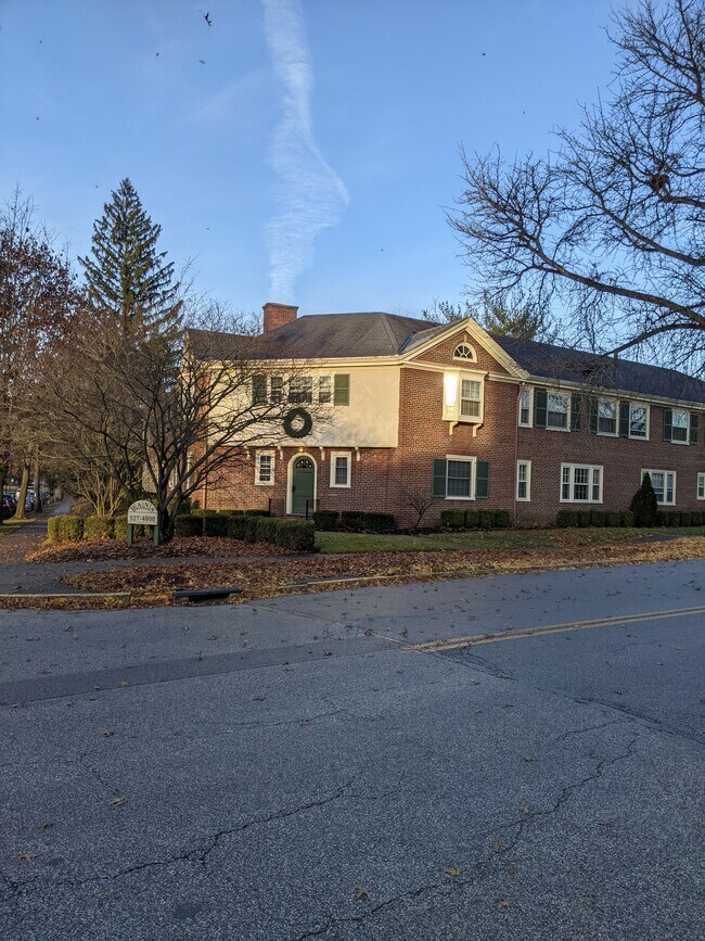 3907 Plainville Rd Unit 1c, Cincinnati, OH 45227 Apartments in