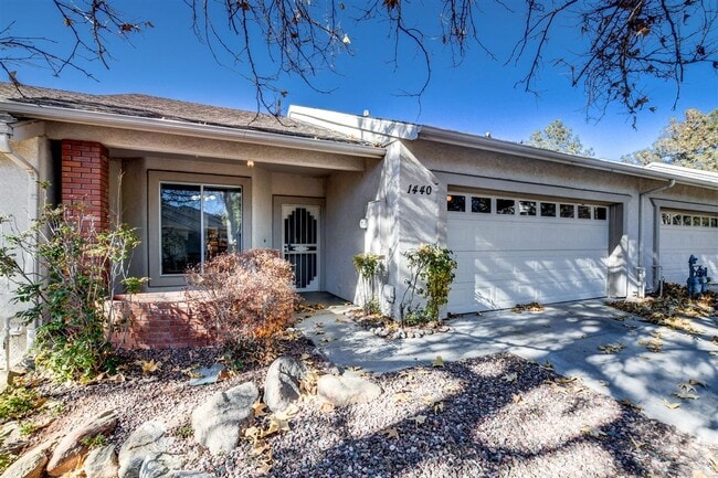 Building Photo - 2 bed, 2 bath condo close to downtown Prescott