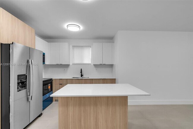 Building Photo - 6500 NW 21st Ave