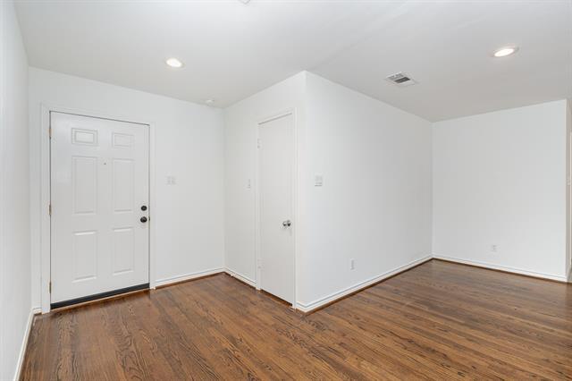 Building Photo - 6435 Ravendale Ln