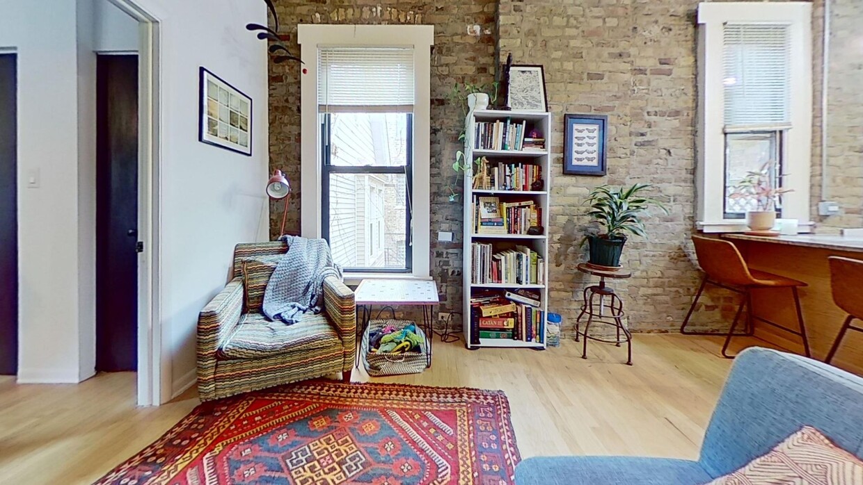 Foto principal - Top Floor East Lakeview One Bedroom