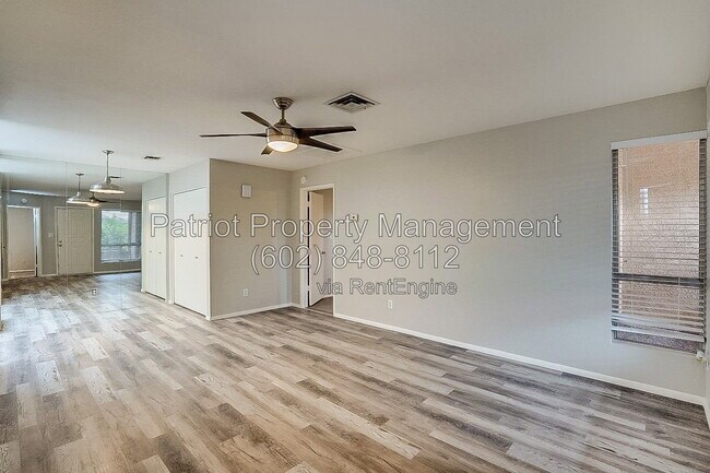 Foto del edificio - 20420 N 6th Dr