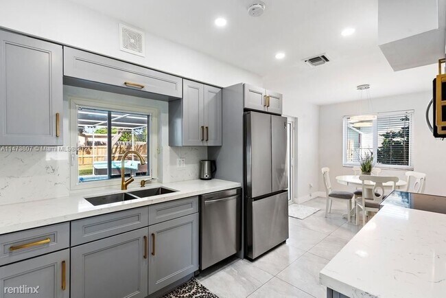 Building Photo - 3 br, 2 bath House - 3719 W Park Rd # Na