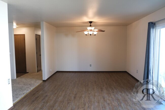 Building Photo - Comfortable Home in West Valley