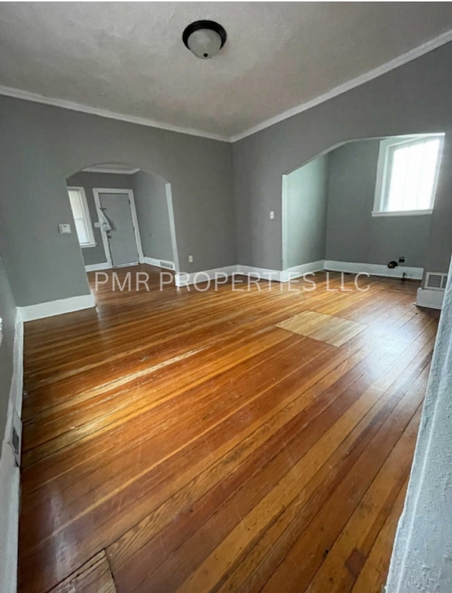 Building Photo - 5922 N 28th Ave