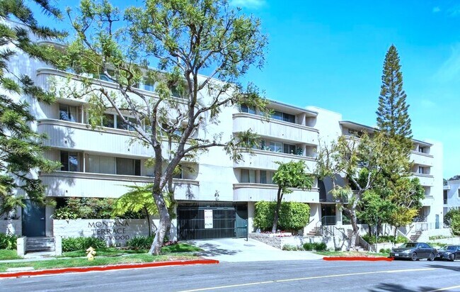 Foto del edificio - 11645 Montana Ave