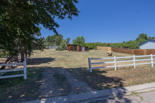 Building Photo - 5418 Alta Loma Rd