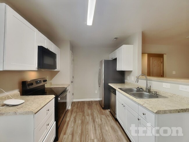 Building Photo - 128 Randolph Dr