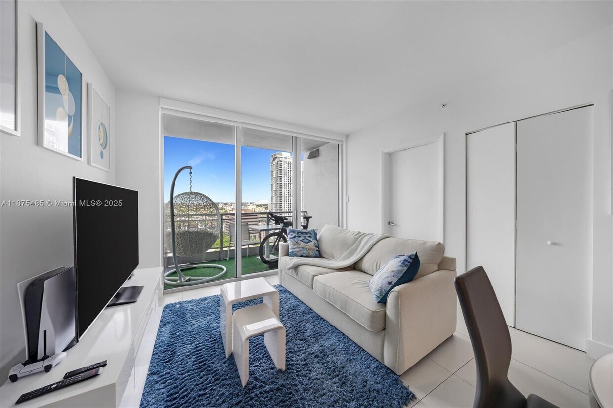 Foto principal - 92 SW 3rd St