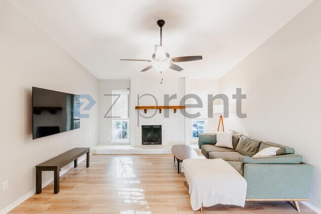 Building Photo - 4159 Steck Ave