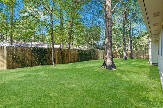 Building Photo - 22 S Woodstock Cir Dr