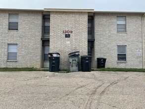 Building Photo - 1309 Quail Cir