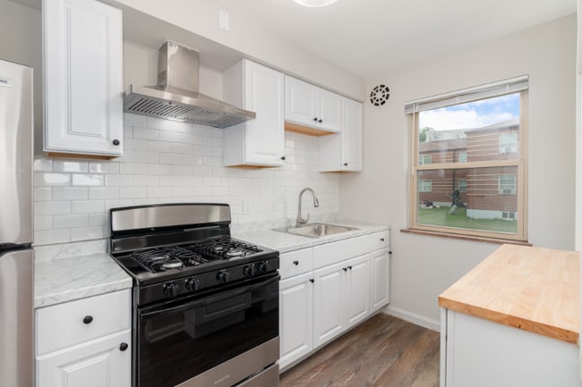 Photo - 1607 Asmann Ave Apartment