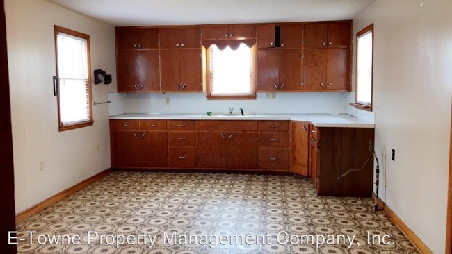 Building Photo - 2 br, 1 bath House - 503 E. Corn