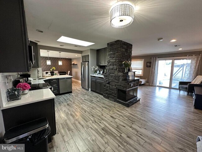 Foto del edificio - 31 Briaroot Ln