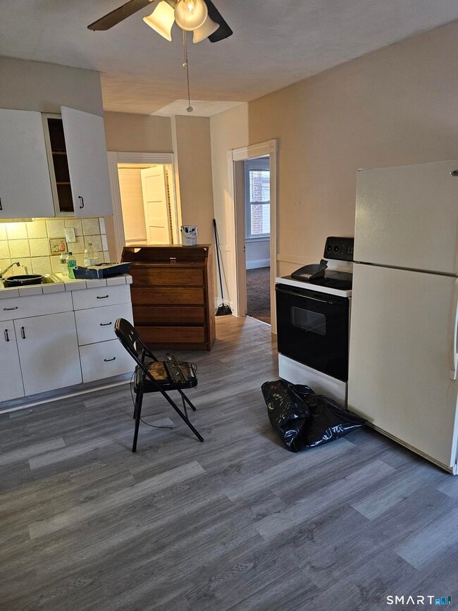 Foto del edificio - 193 Daly Ave