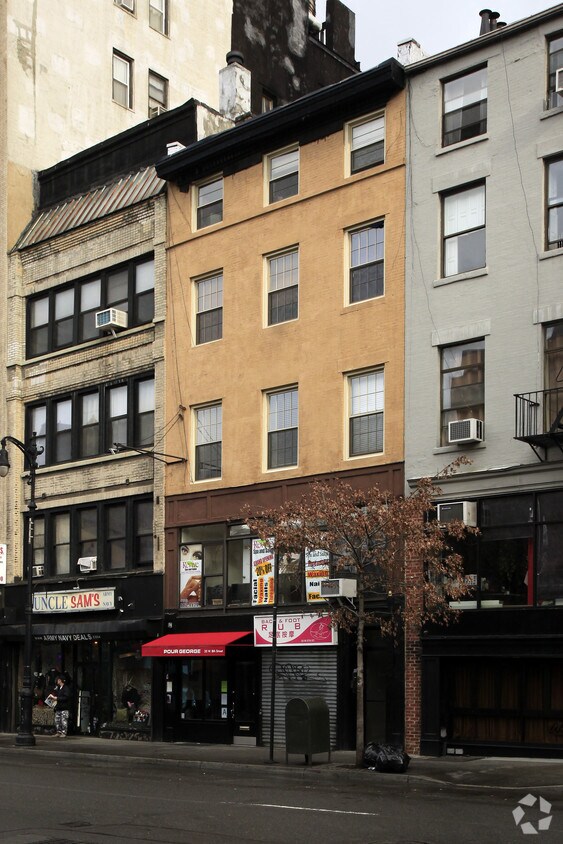 Building Photo - 35 W 8th St