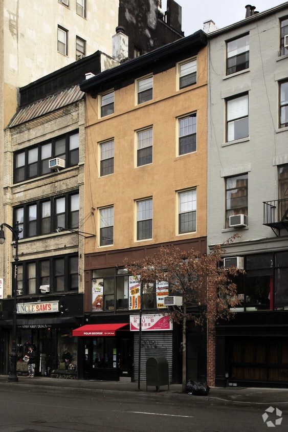 Foto del edificio - 35 W 8th St