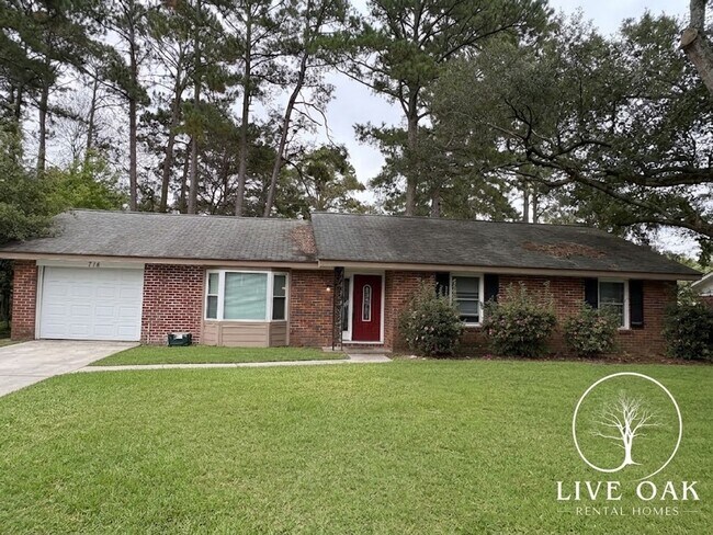 Building Photo - 714 Hemingway Dr