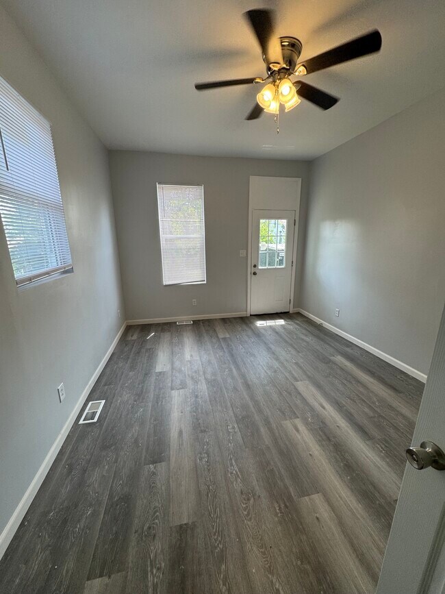 Dormitorio 1 - 826 Sycamore St