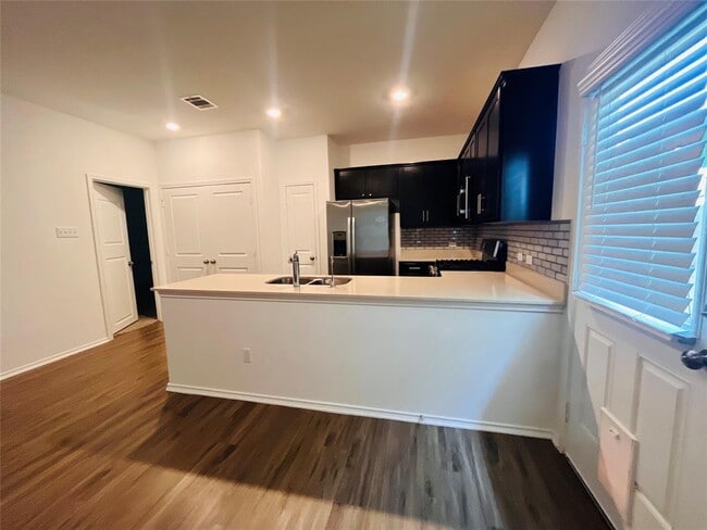 Building Photo - 325 Geode Glen